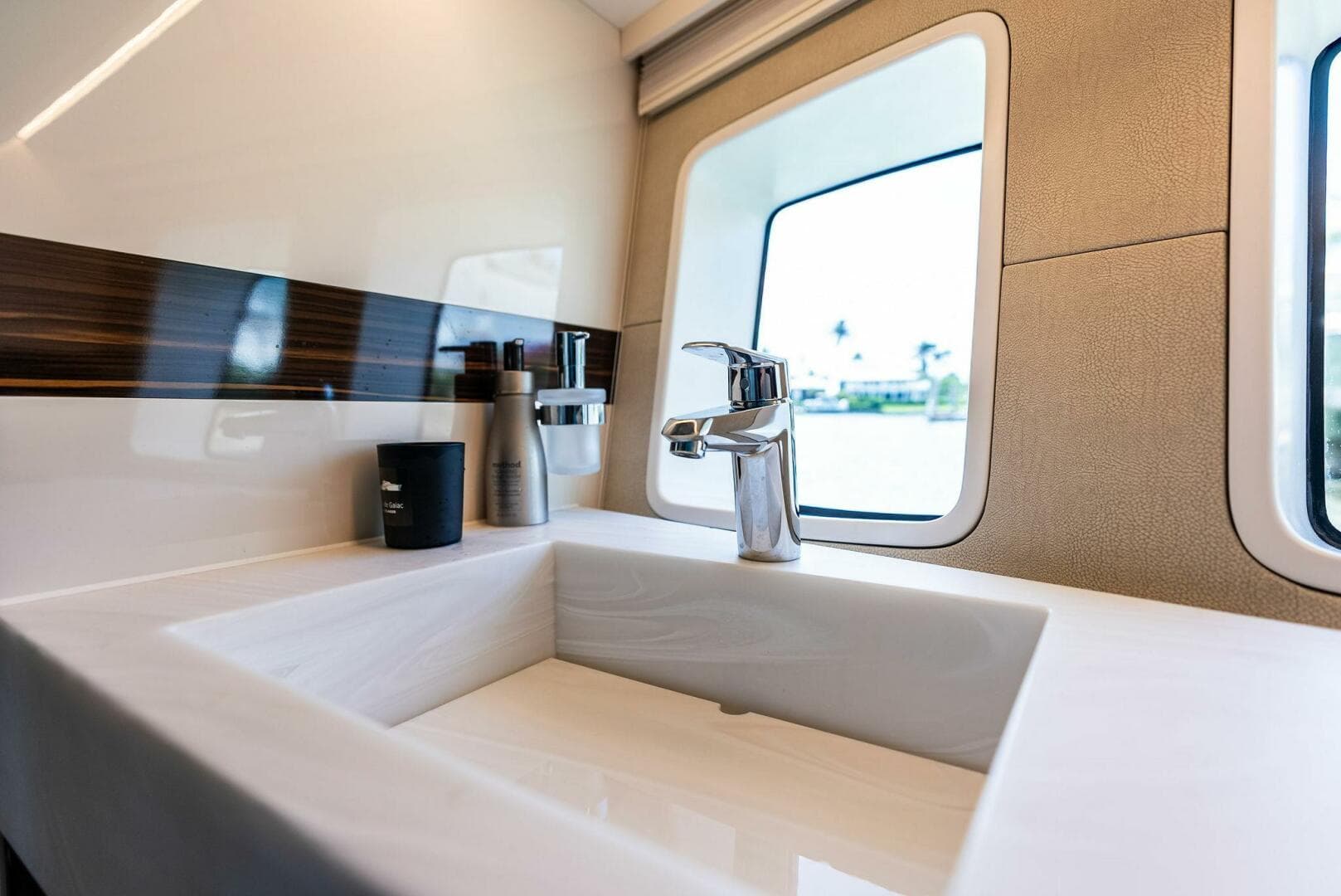 2024 Zeelander Z5 — photo 54