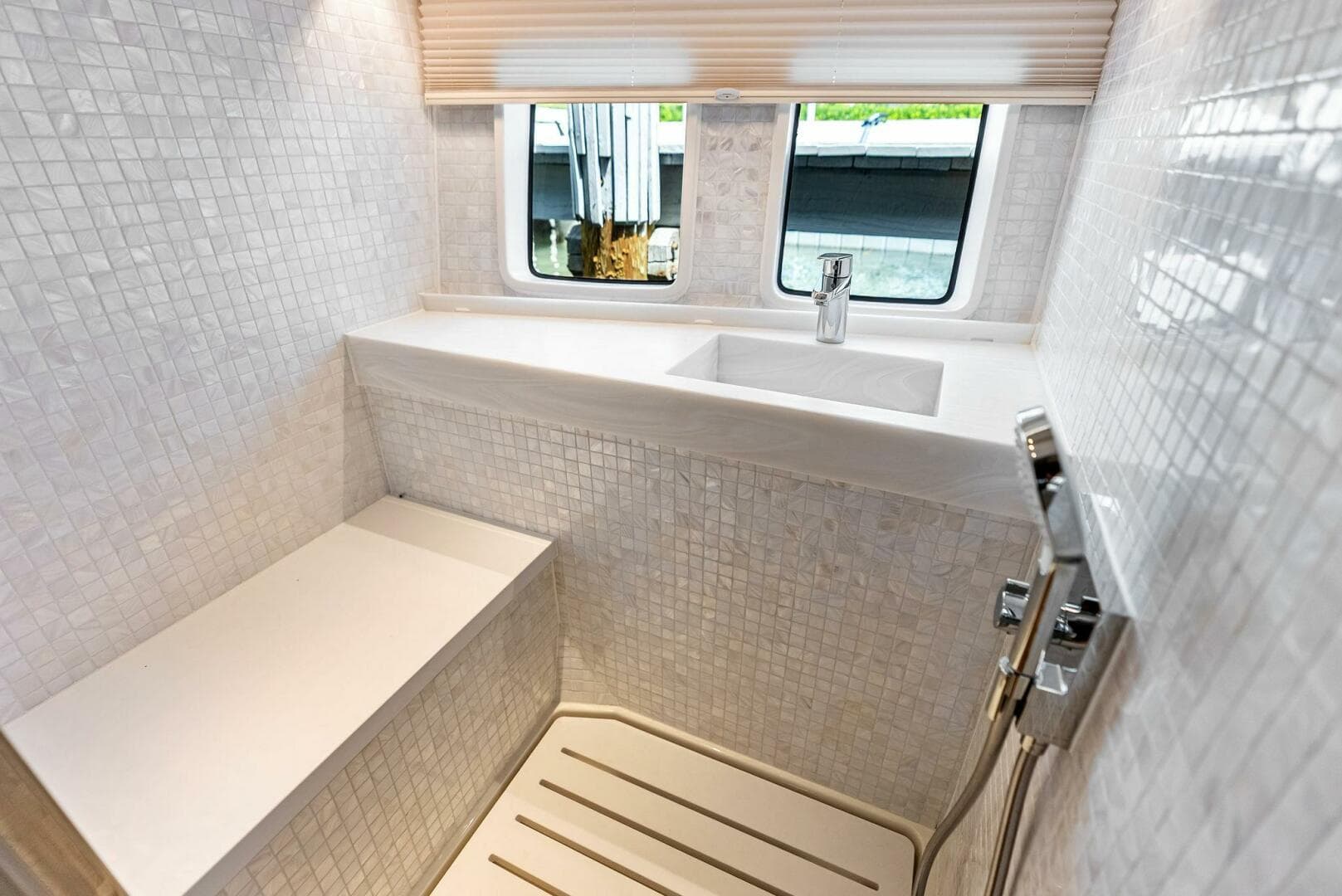 2024 Zeelander Z5 — photo 55