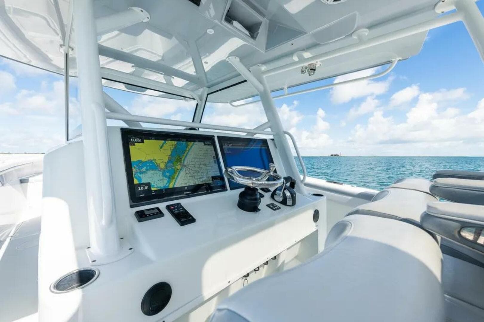 2019 Yellowfin 42 Center Console — photo 6