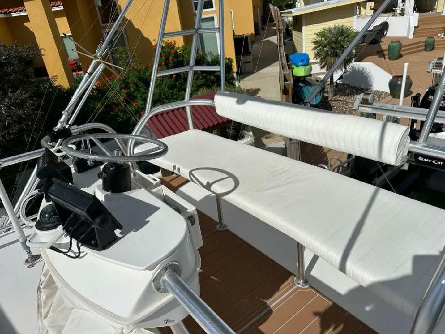 2002 Luhrs Express 36 — photo 9