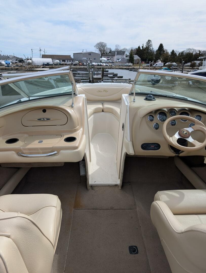 2000 Sea Ray 210 Signature — photo 12