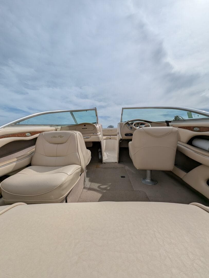 2000 Sea Ray 210 Signature — photo 8