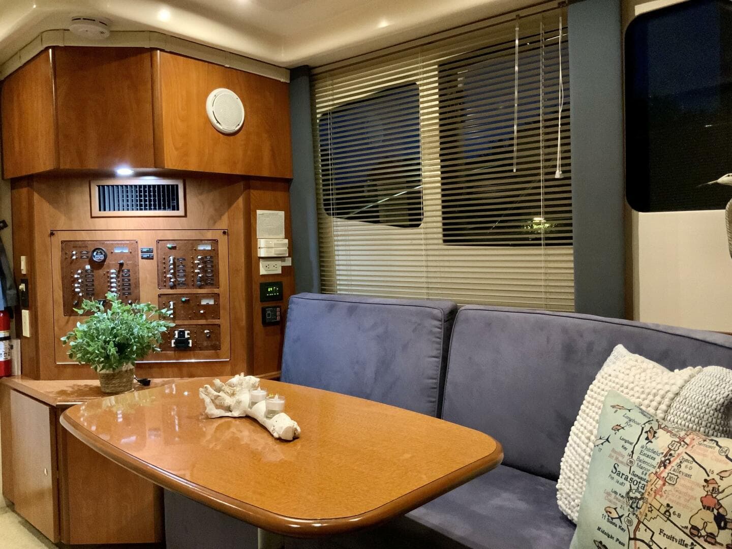 2007 Silverton 33 Convertible — photo 26