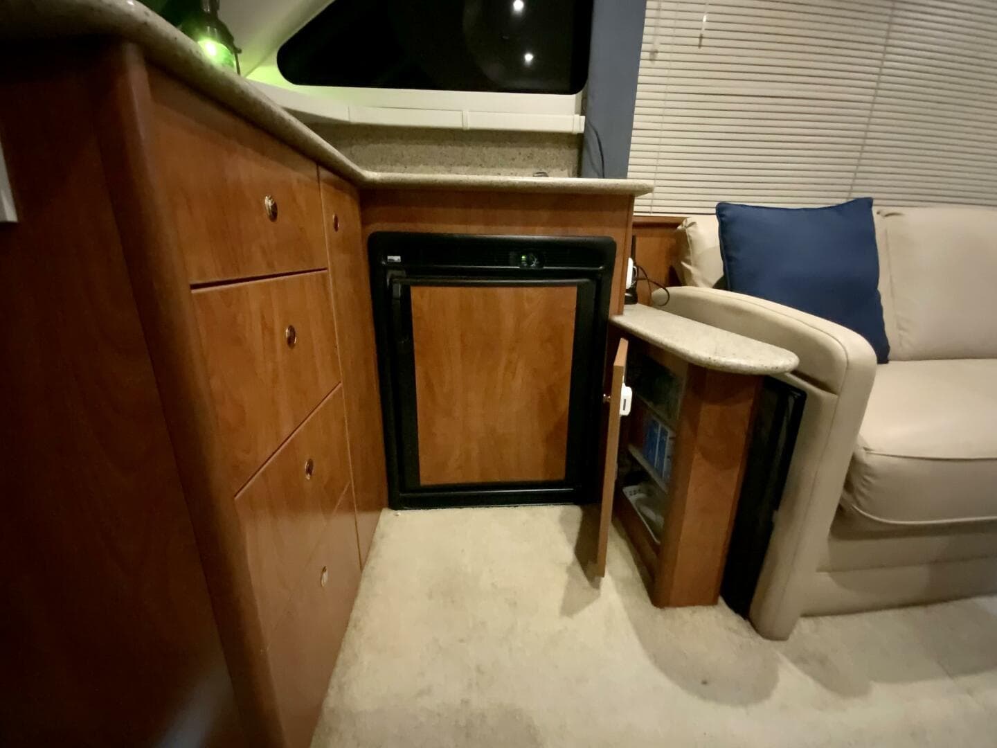 2007 Silverton 33 Convertible — photo 33