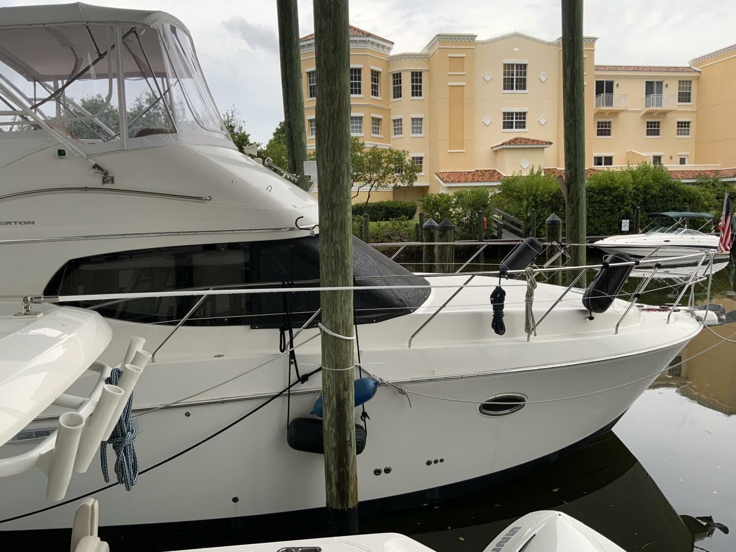 2007 Silverton 33 Convertible — photo 6