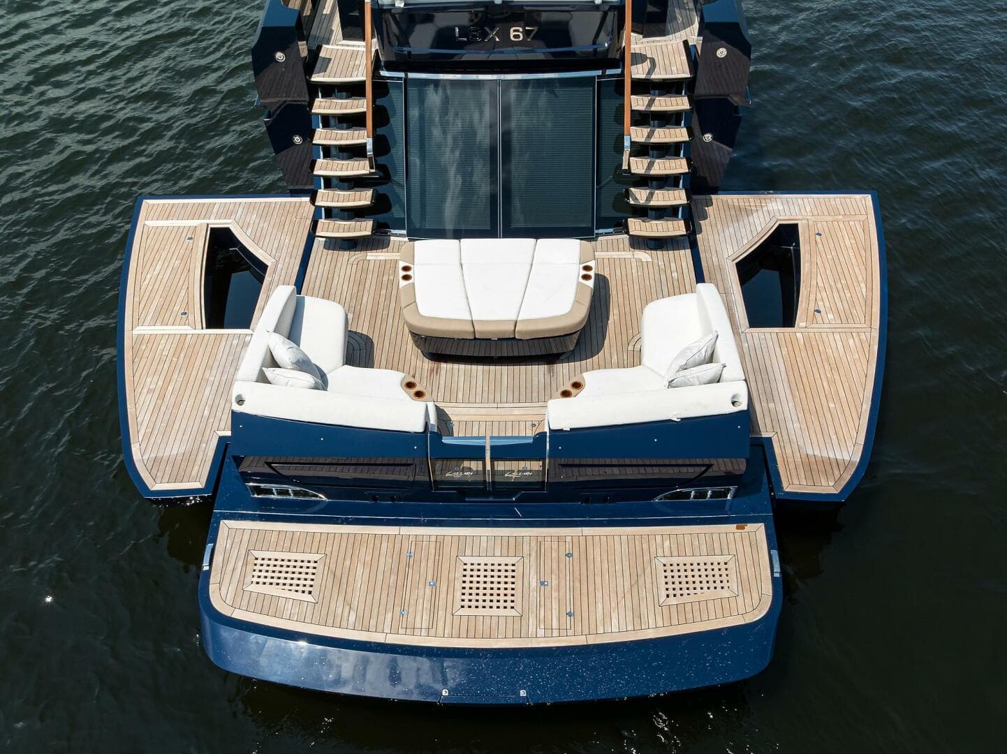 2023 Lazzara Yachts Lsx 67 — photo 6