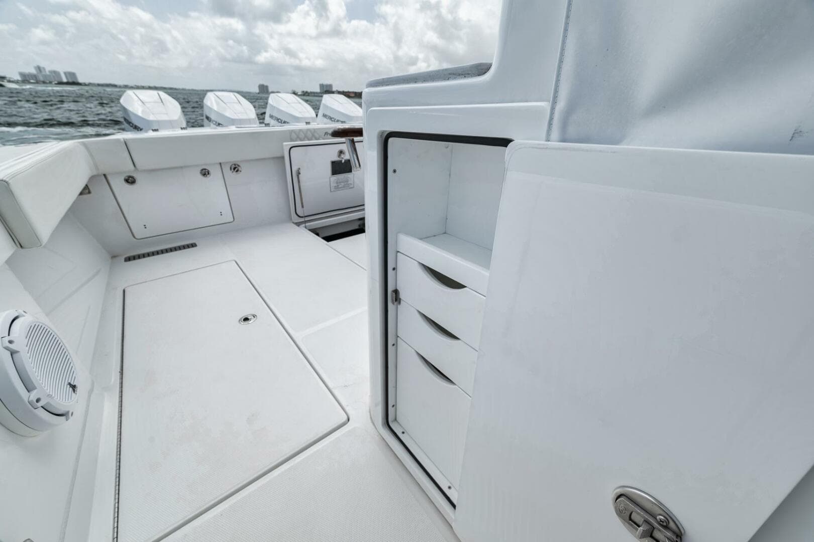 2024 Front Runner 47 CC — photo 42