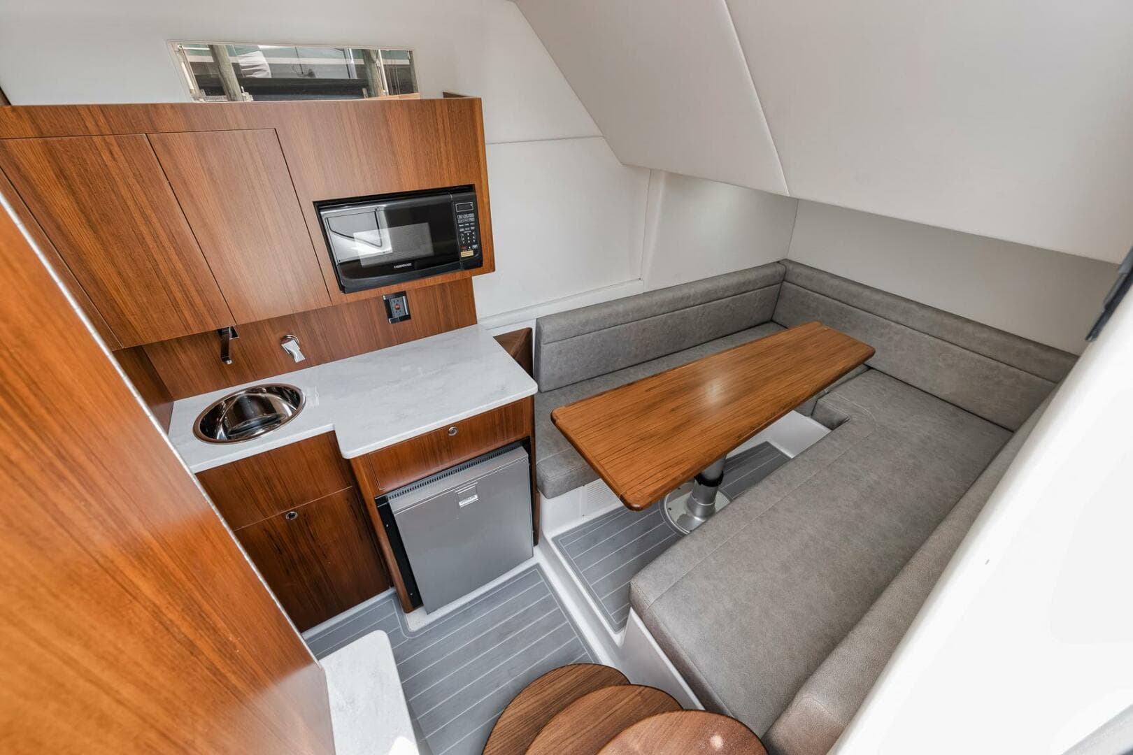 2024 Front Runner 47 CC — photo 44