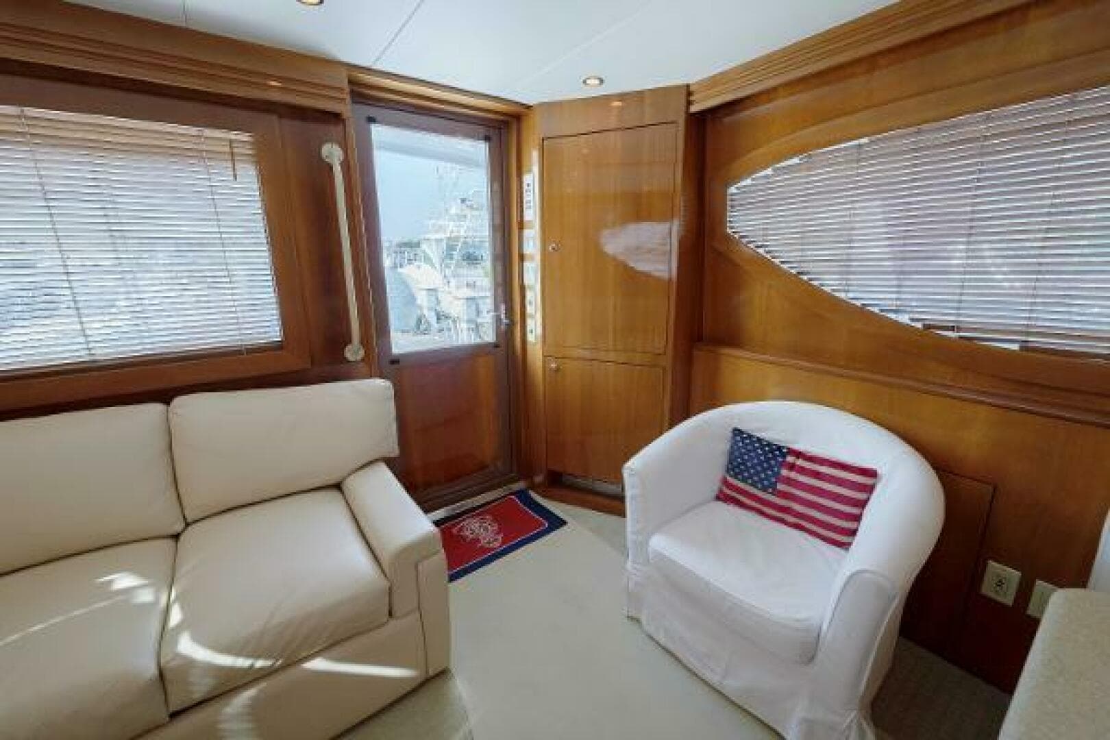 2002 Hatteras — photo 13