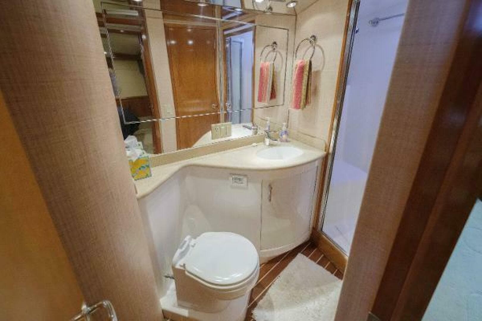 2002 Hatteras — photo 23