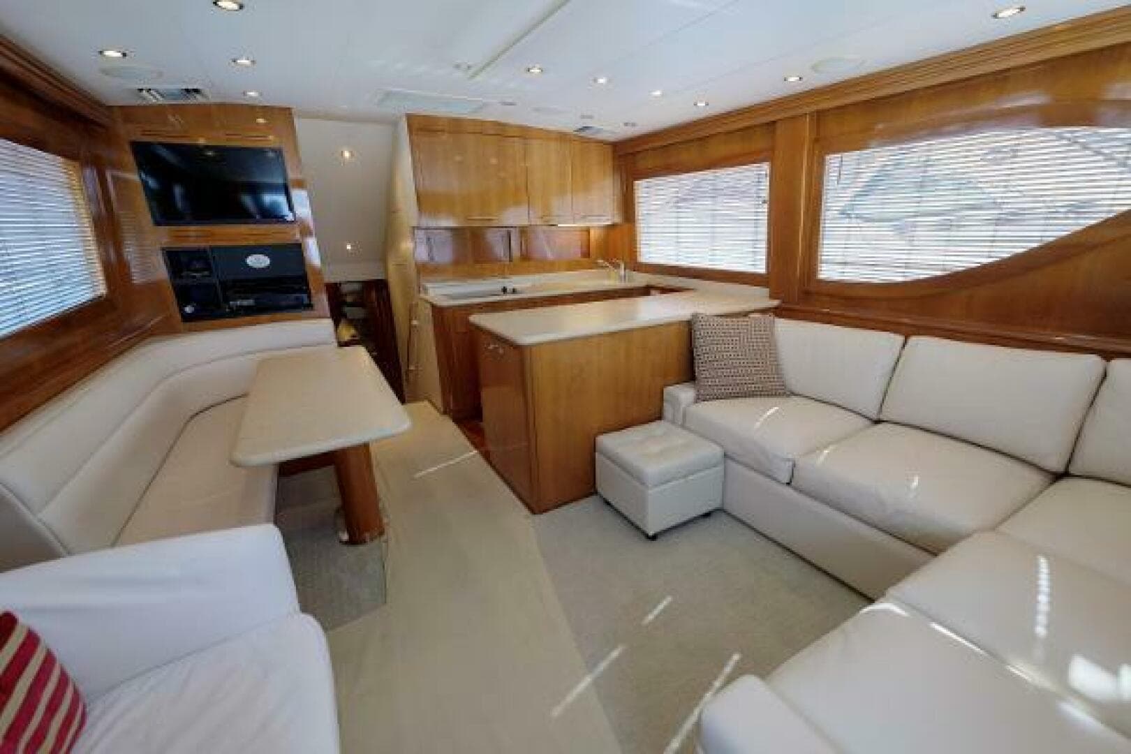 2002 Hatteras — photo 14