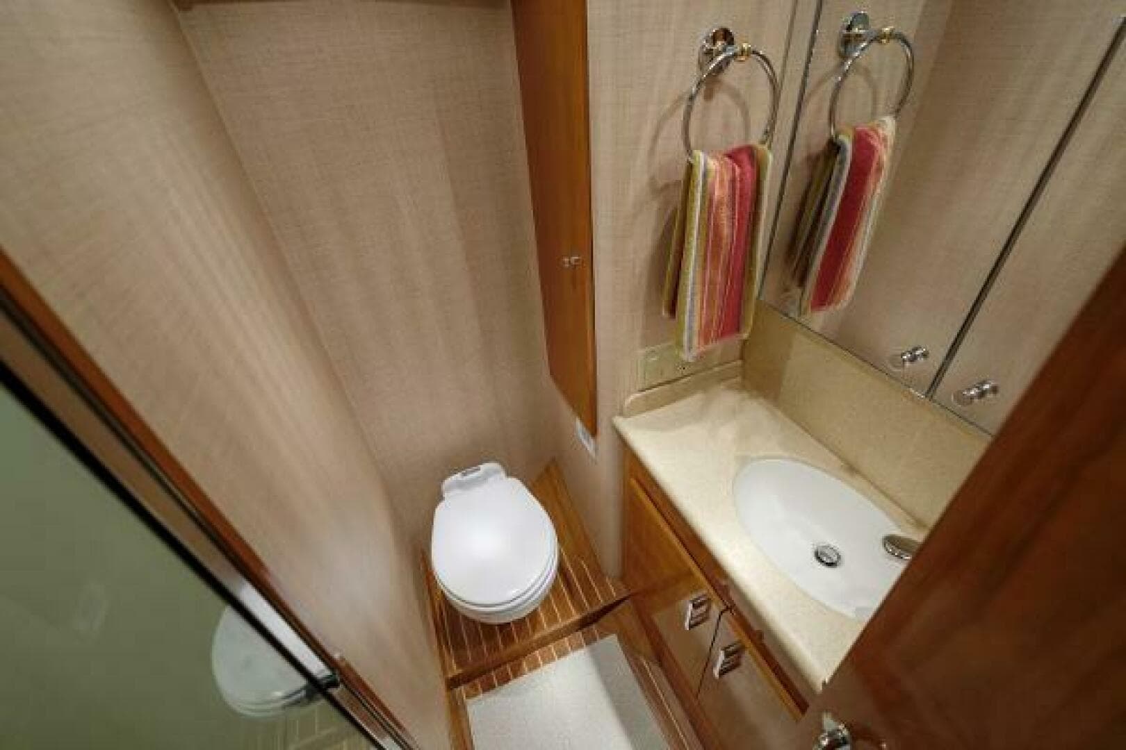 2002 Hatteras — photo 27