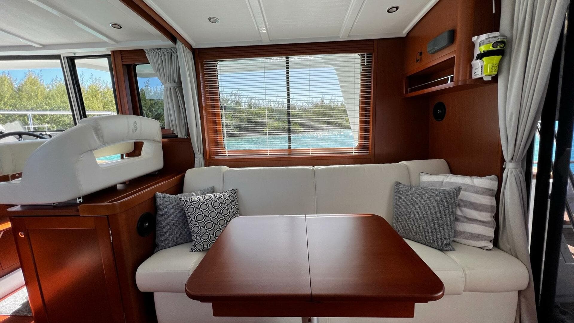 2020 Beneteau Swift Trawler 44 — photo 42