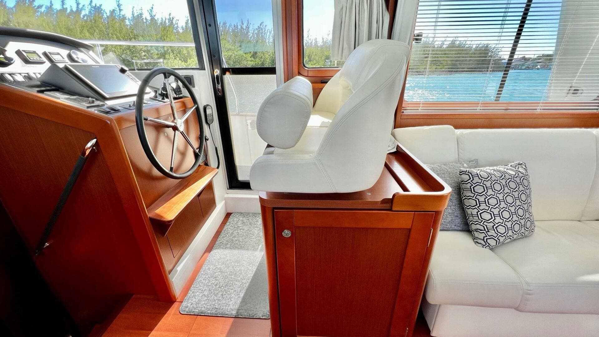 2020 Beneteau Swift Trawler 44 — photo 51