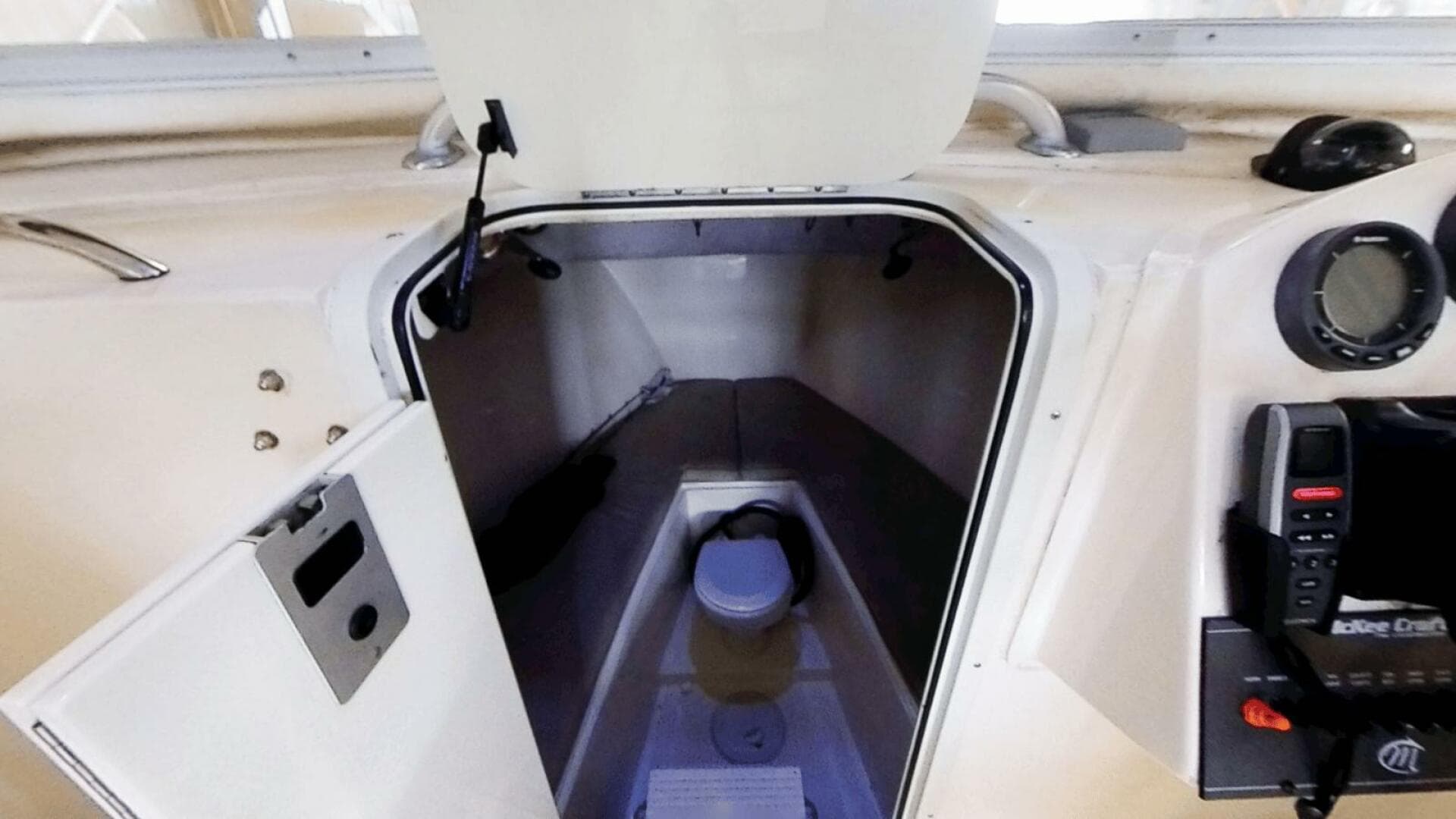 2009 Mckee Craft Pilothouse 28 — photo 21