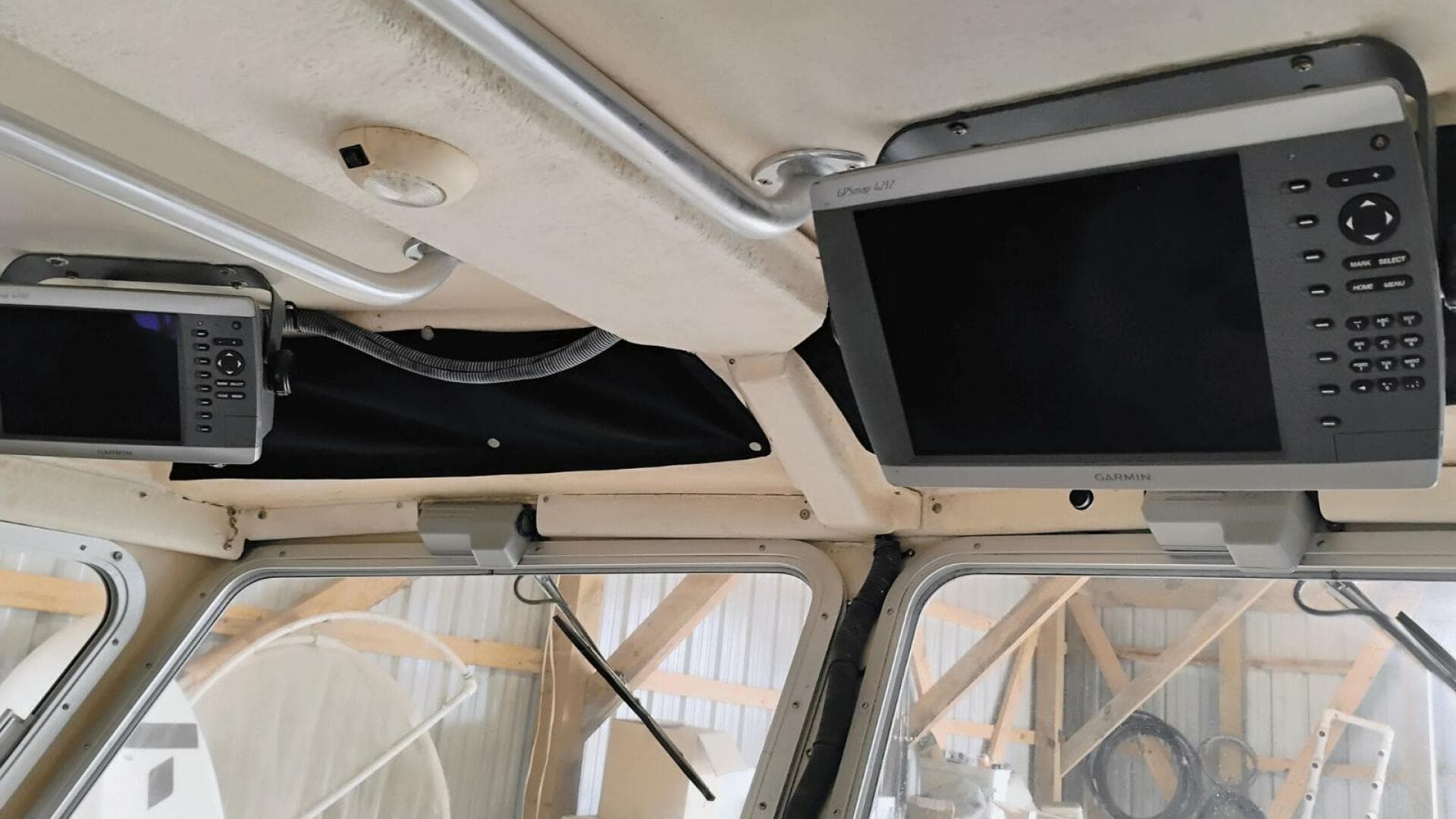 2009 Mckee Craft Pilothouse 28 — photo 20