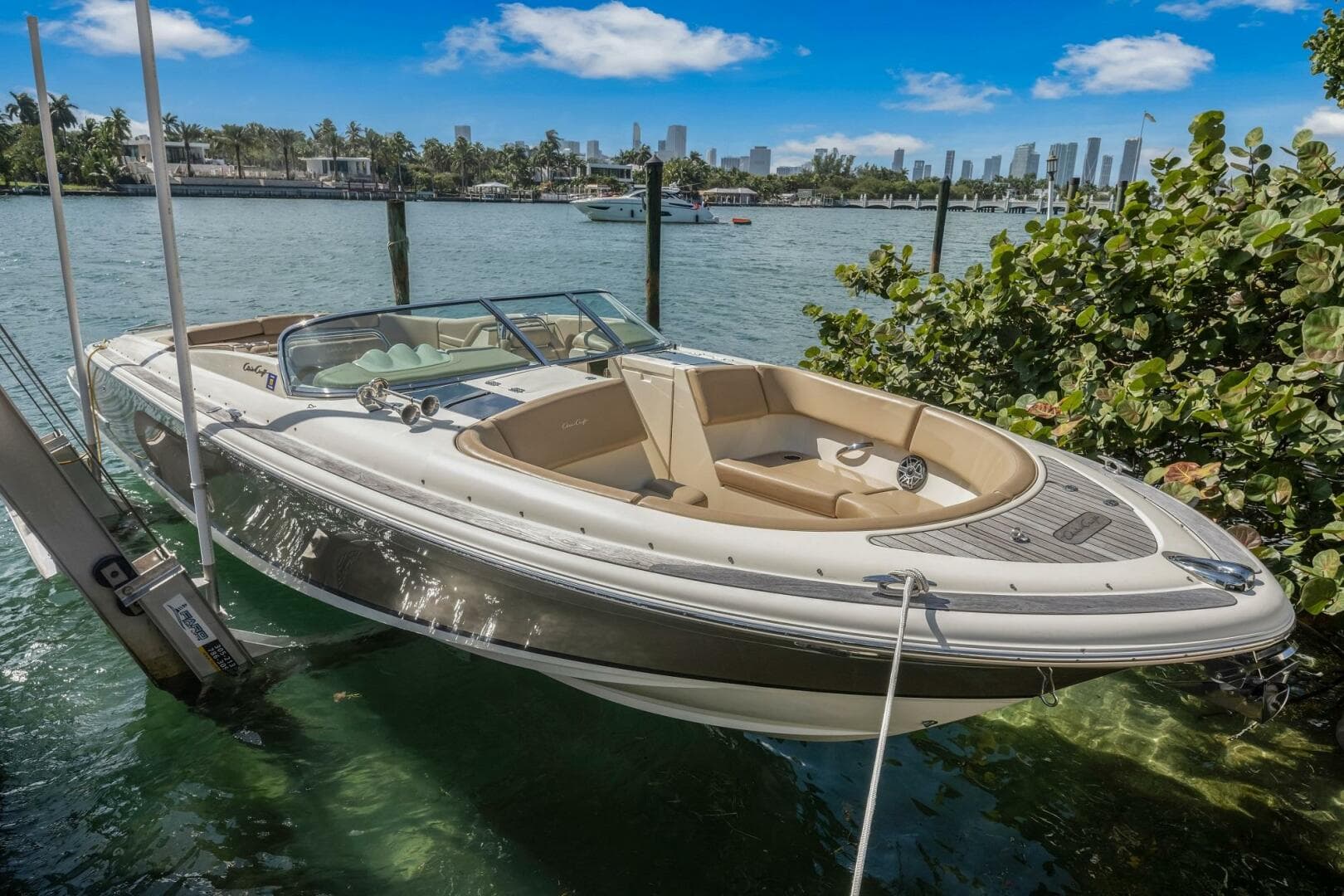 2013 Chris-Craft Launch 32 — photo 2