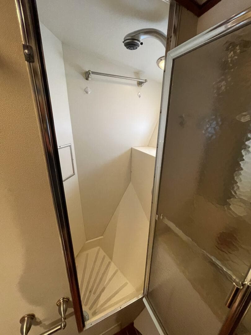 1985 Hatteras Enclosed Bridge — photo 15