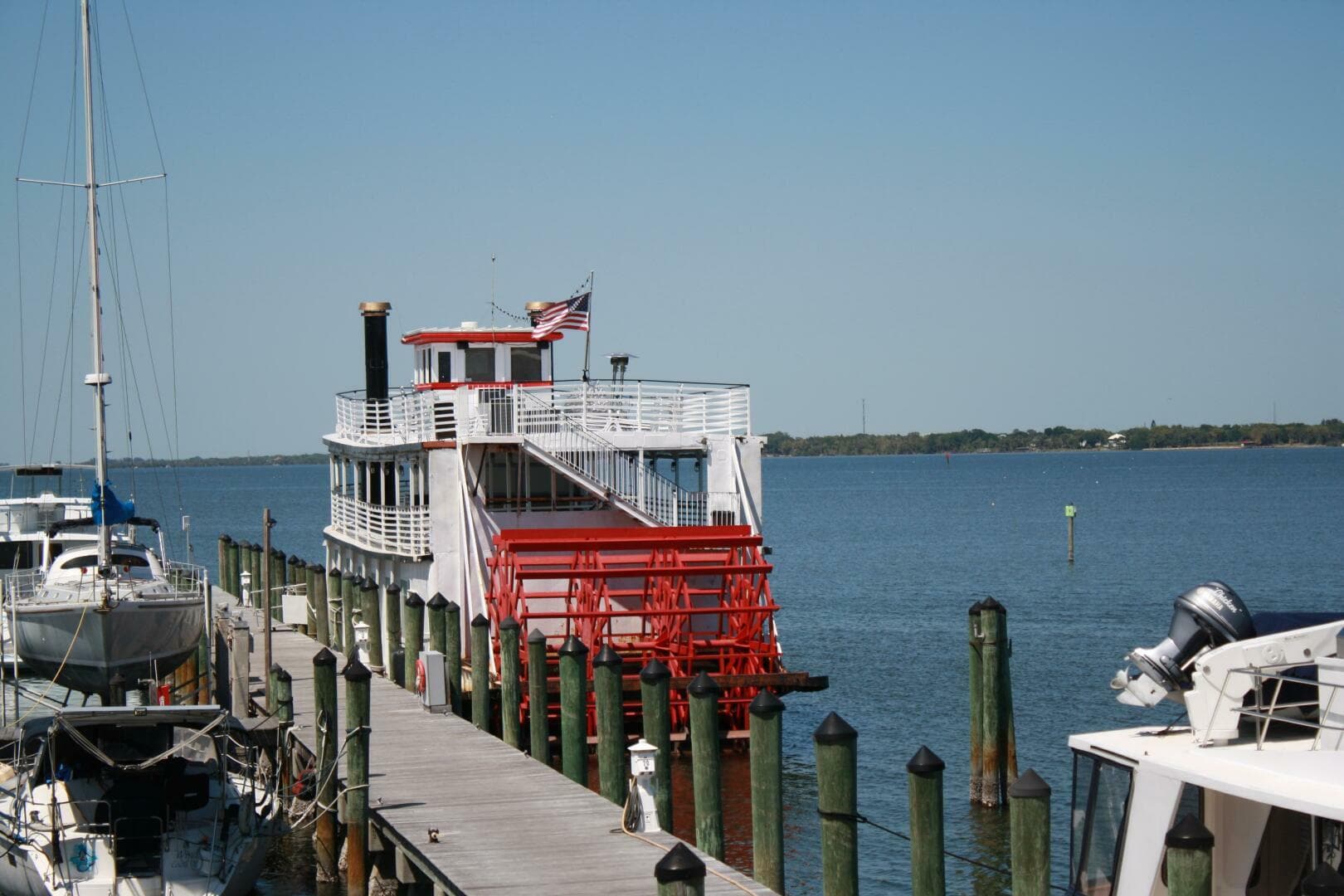 1984 Custom Vinette 99 Paddle Wheel — photo 11