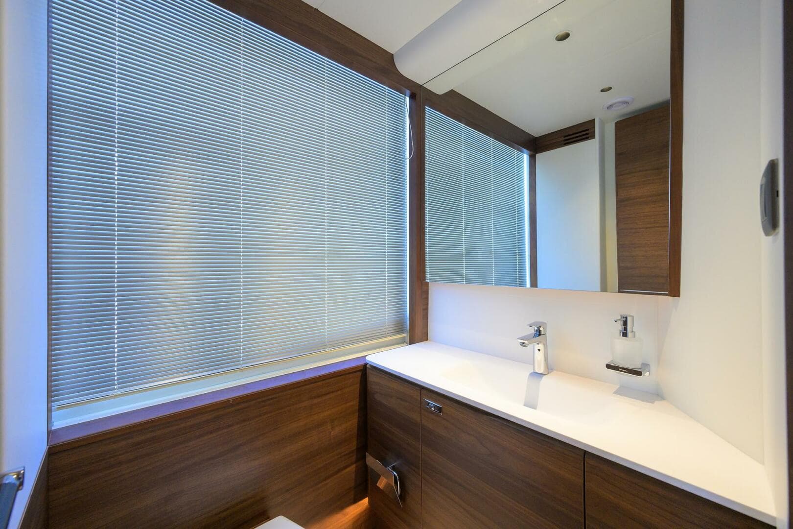 2027 Princess X80 — photo 67