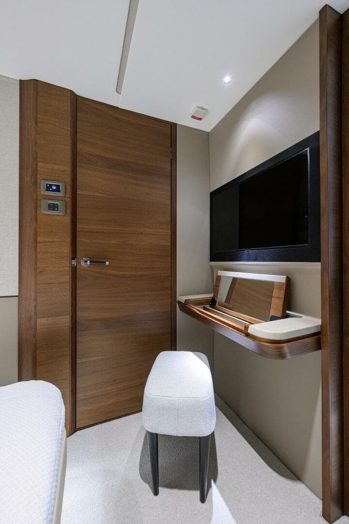 2027 Princess X80 — photo 14