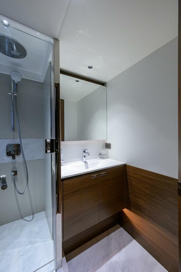 2027 Princess X80 — photo 172