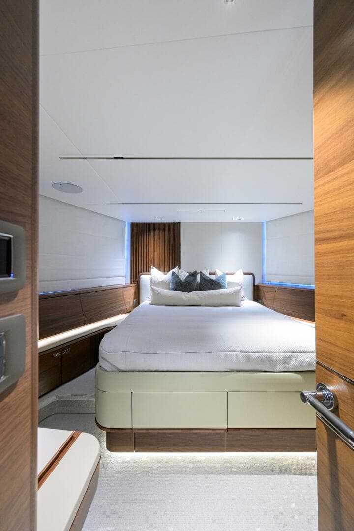 2027 Princess X80 — photo 117