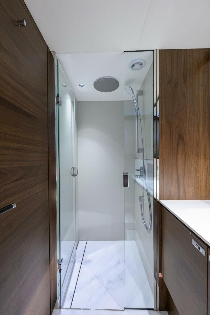 2027 Princess X80 — photo 18