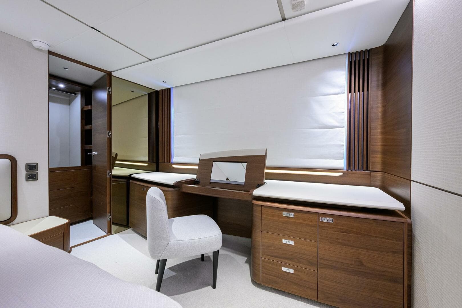 2027 Princess X80 — photo 146