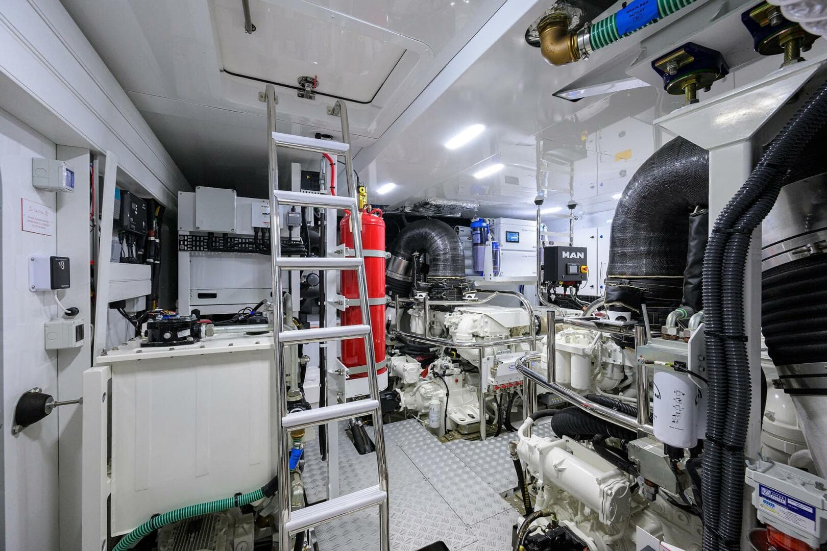 2027 Princess X80 — photo 78