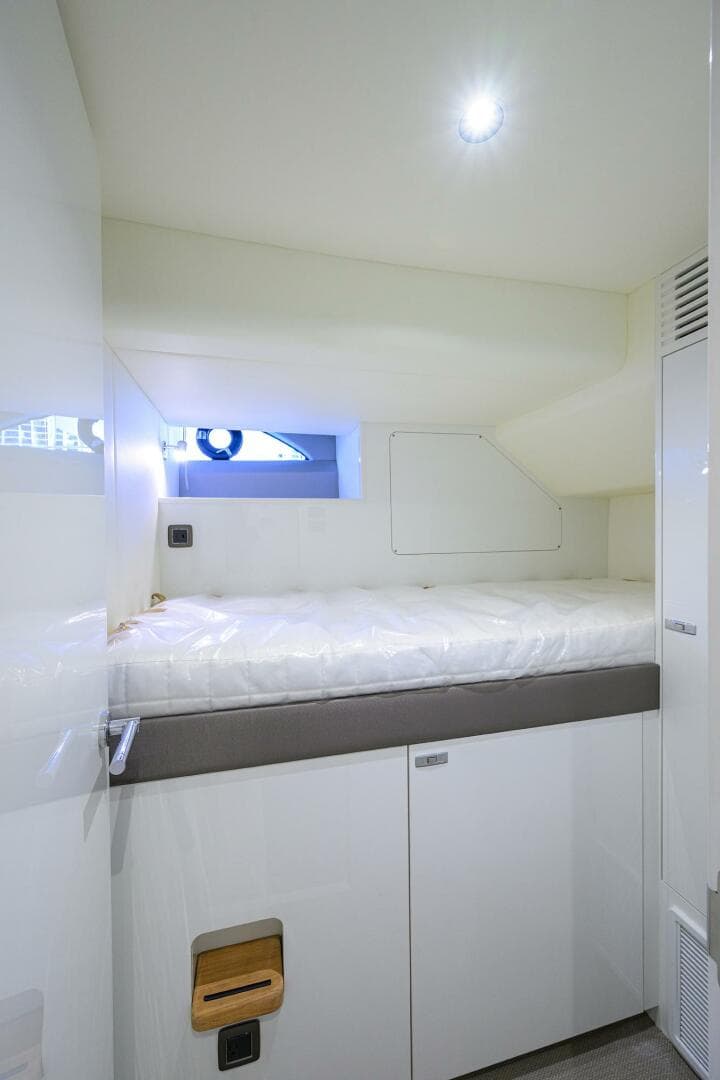 2027 Princess X80 — photo 55