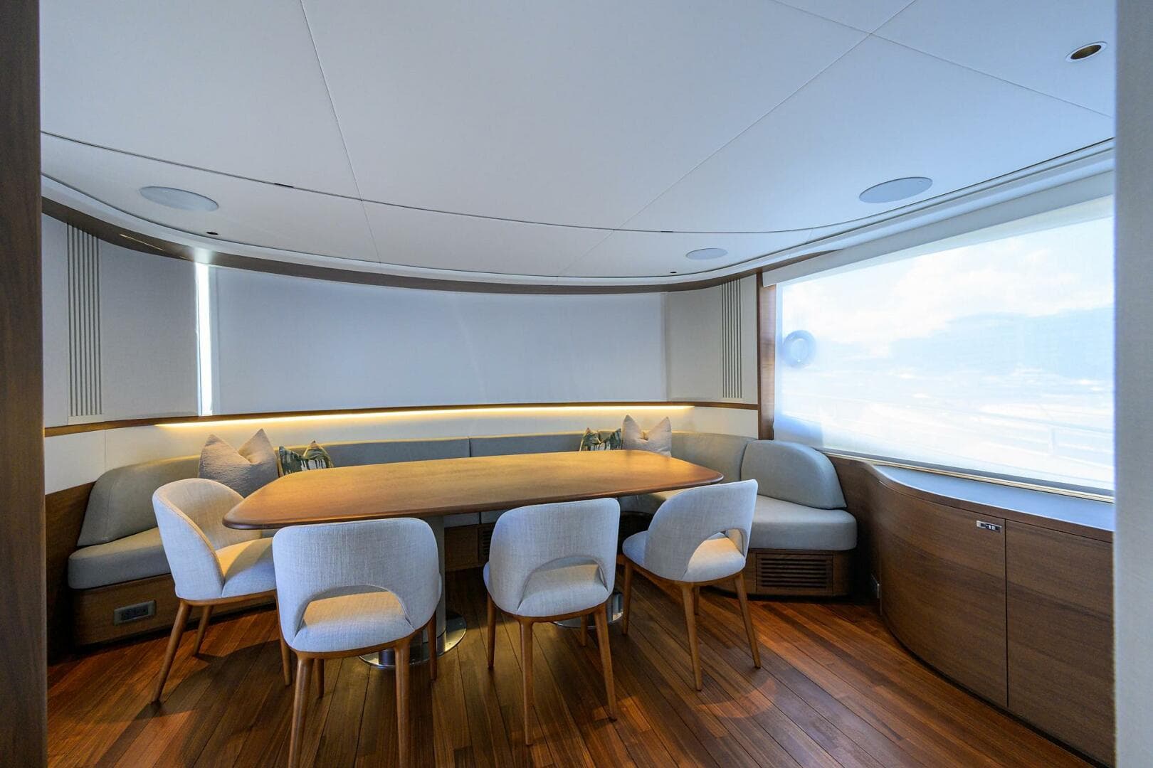 2027 Princess X80 — photo 69