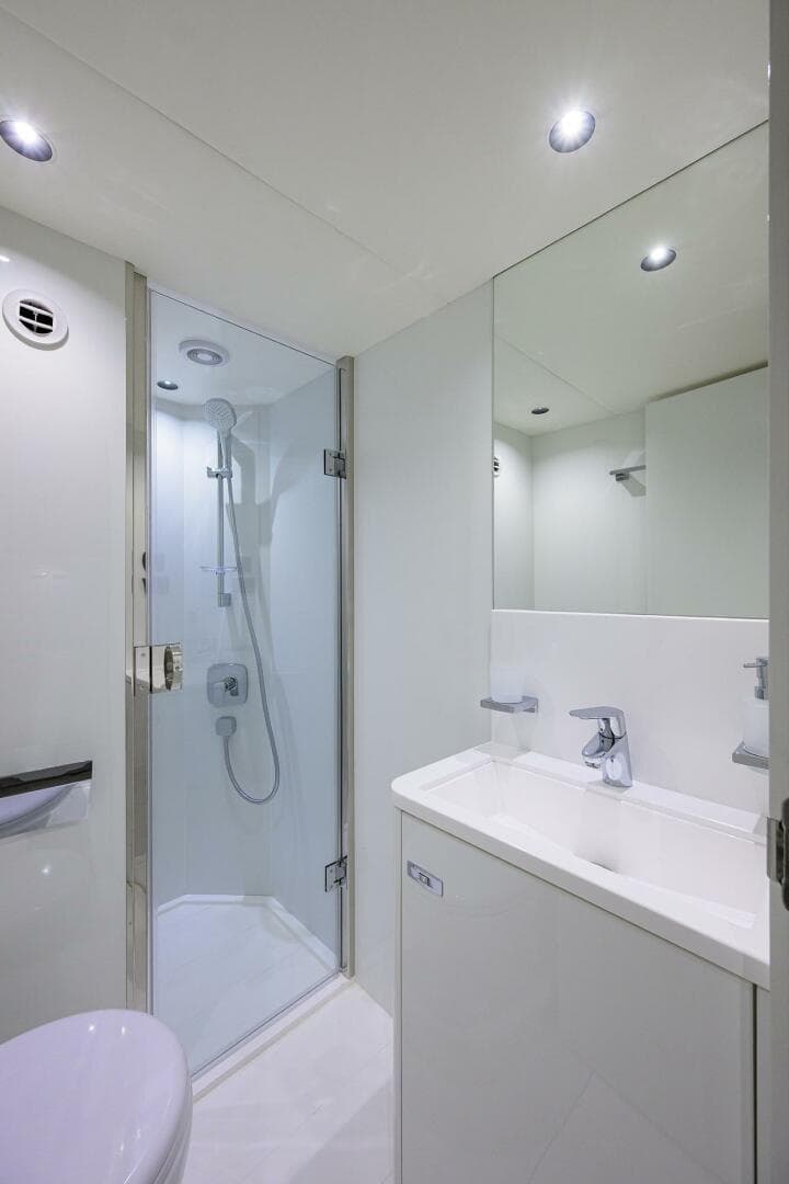 2027 Princess X80 — photo 63