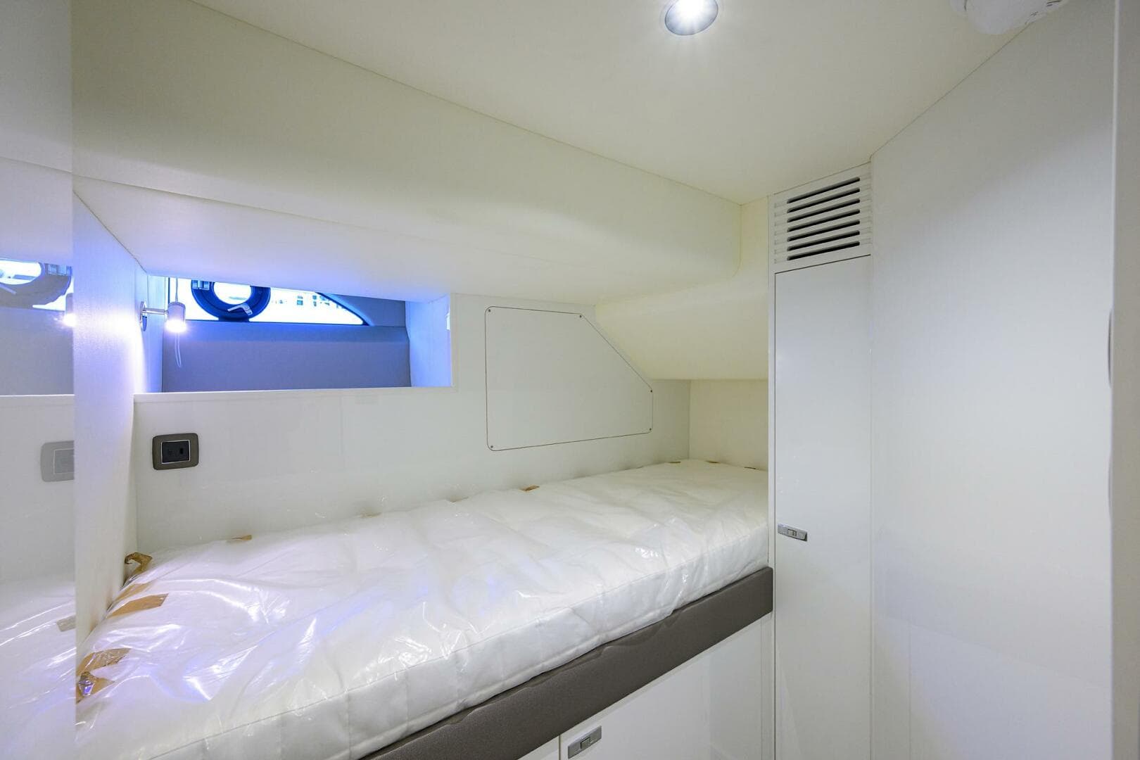 2027 Princess X80 — photo 57