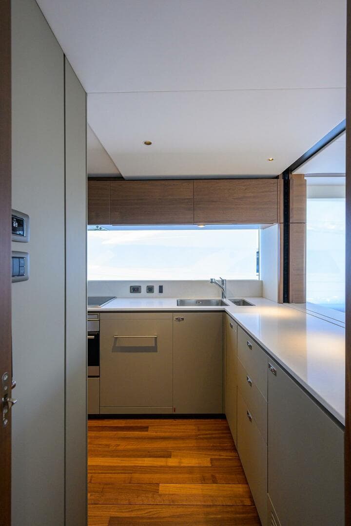 2027 Princess X80 — photo 133