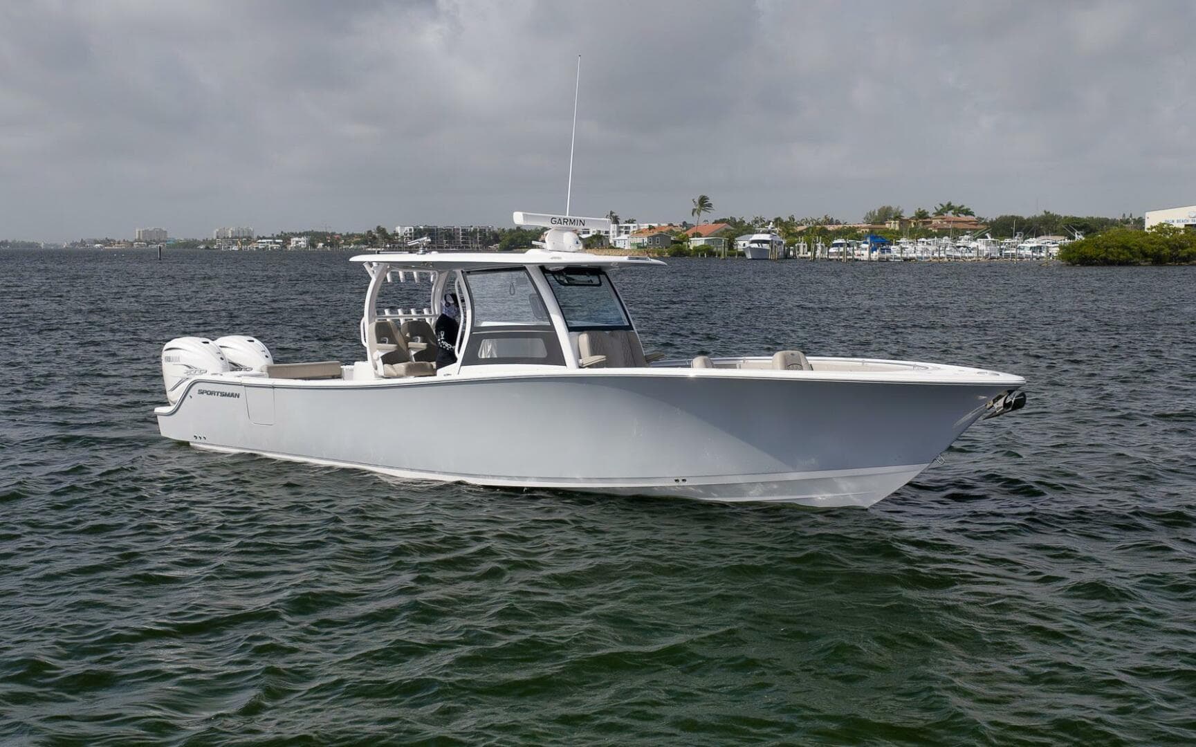 2022 Sportsman 352 — photo 5