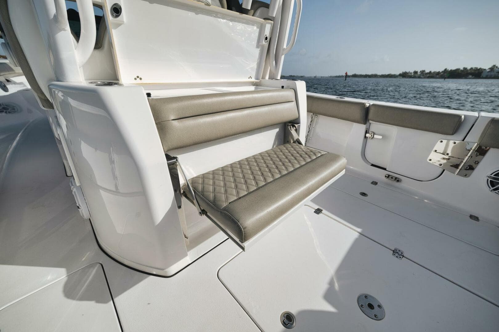 2022 Sportsman 352 — photo 42