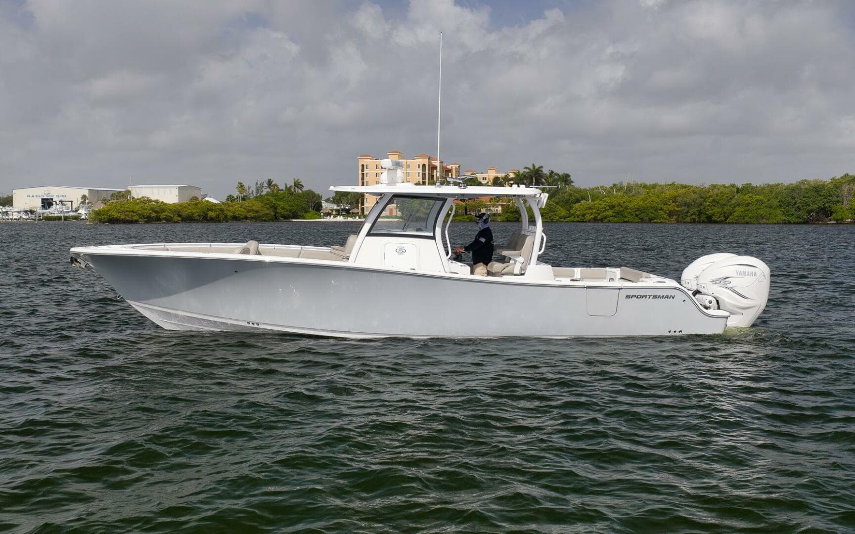 2022 Sportsman 352 — photo 9