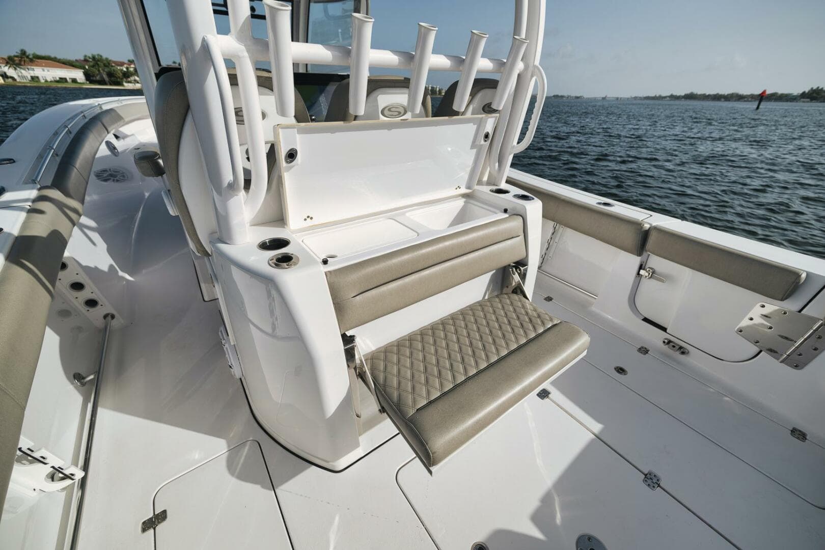 2022 Sportsman 352 — photo 40