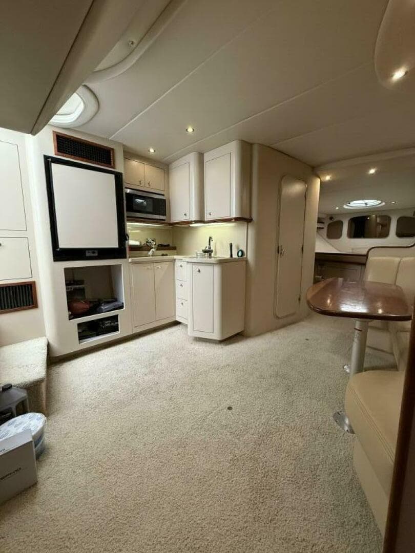 2001 Cruisers 3672 Express — photo 18