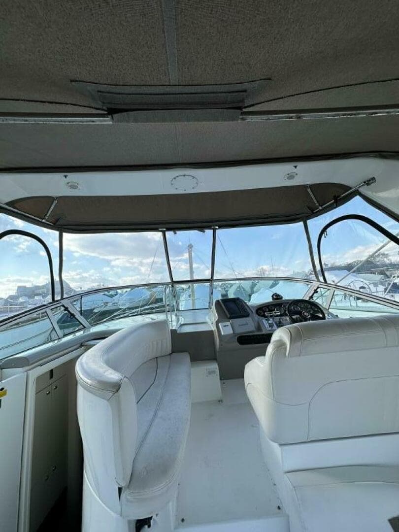 2001 Cruisers 3672 Express — photo 8