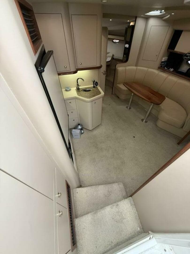 2001 Cruisers 3672 Express — photo 30