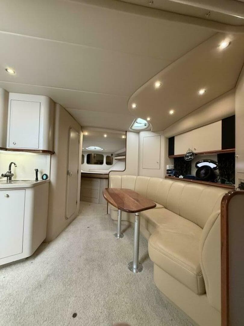 2001 Cruisers 3672 Express — photo 17