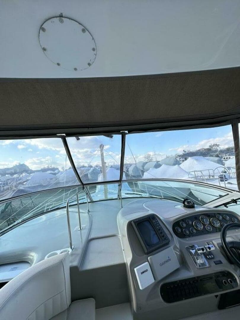 2001 Cruisers 3672 Express — photo 5