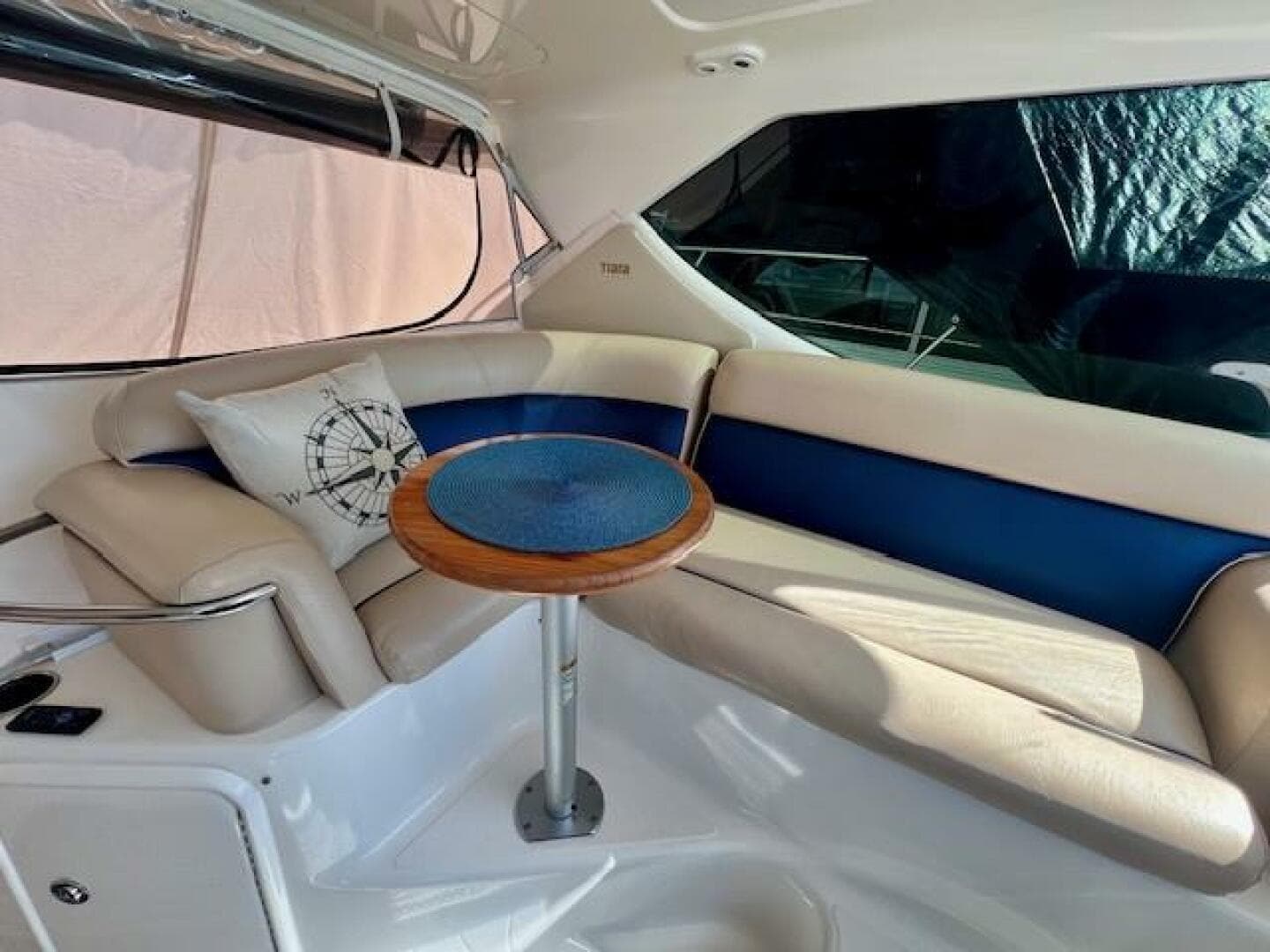 2007 Tiara Yachts 3900 Sovran — photo 8