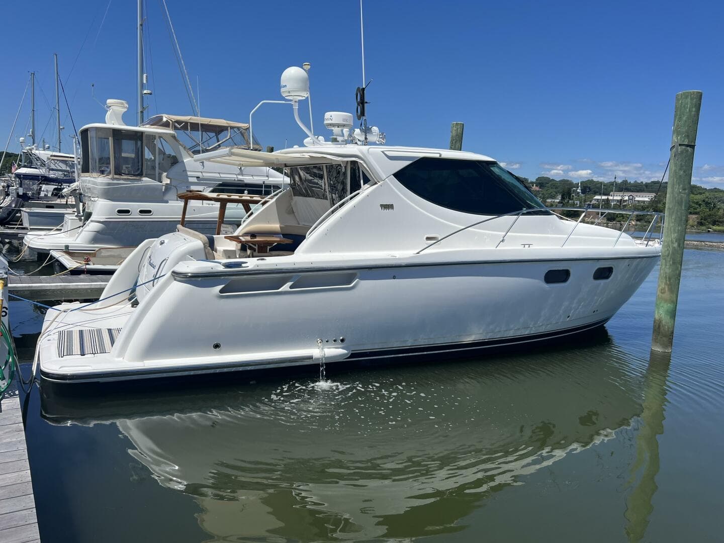 2007 Tiara Yachts 3900 Sovran — photo 1