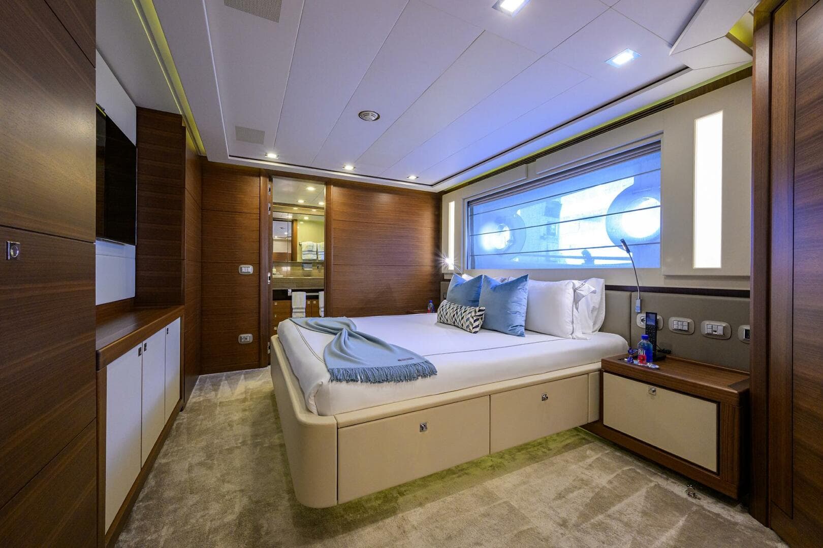 2013 Ferretti Yachts Custom Line 124 — photo 31