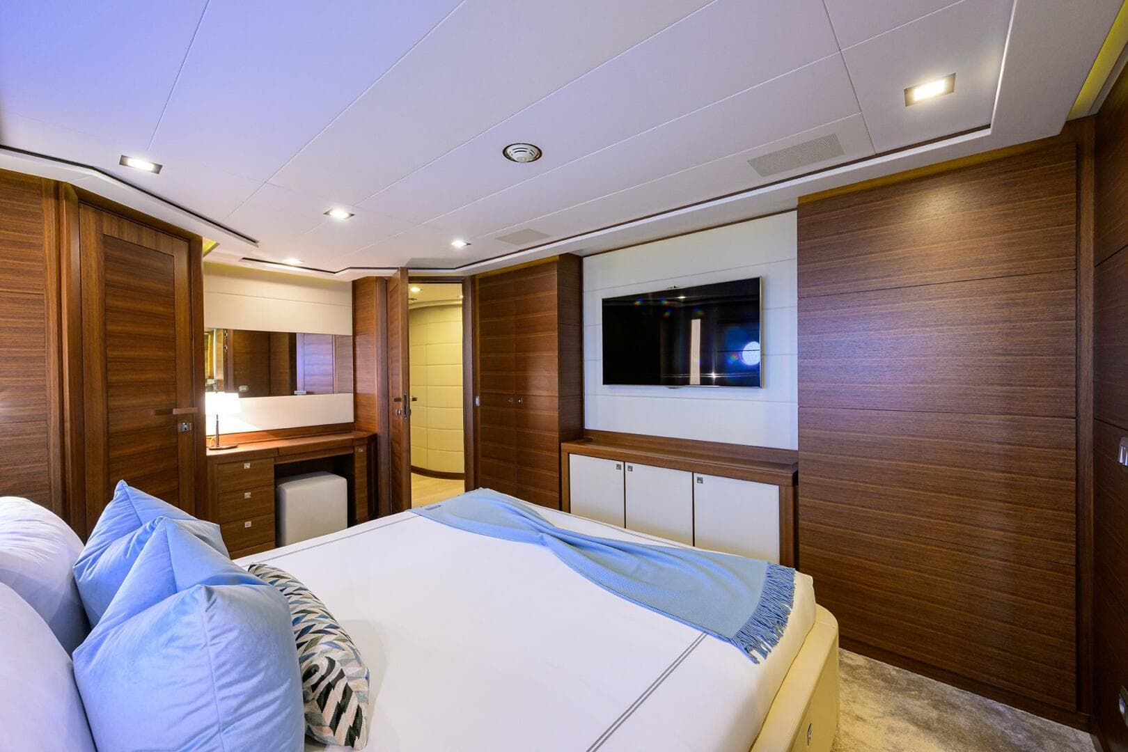 2013 Ferretti Yachts Custom Line 124 — photo 34