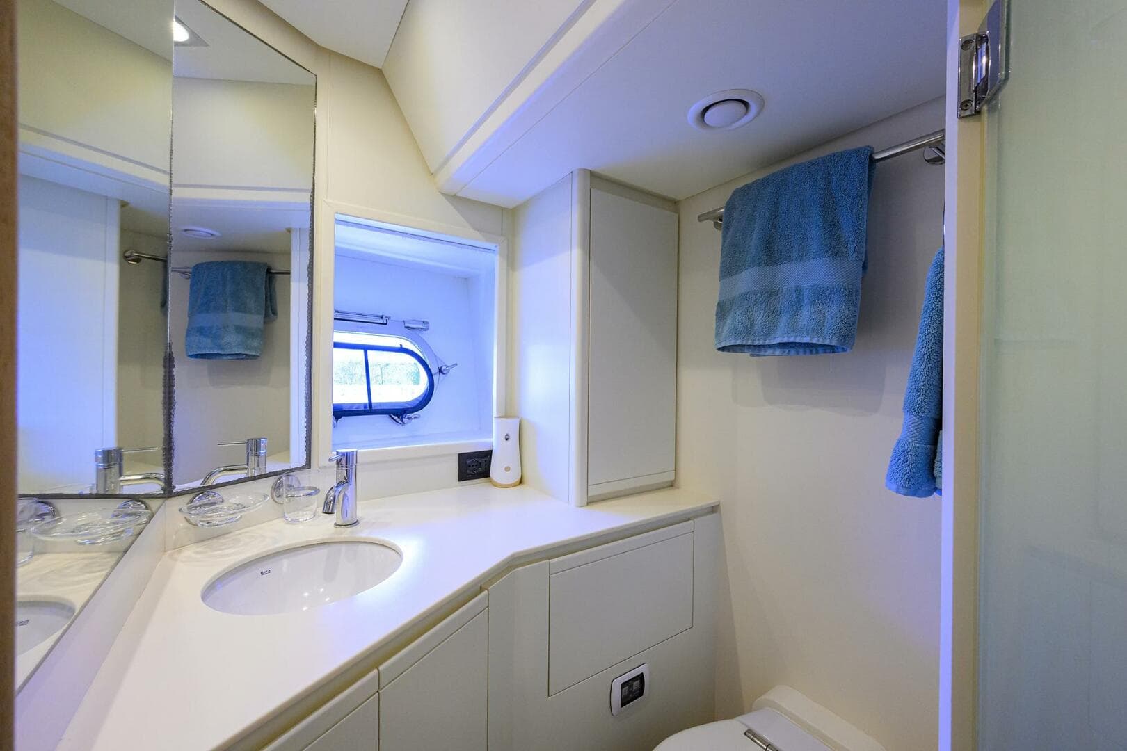 2013 Ferretti Yachts Custom Line 124 — photo 64