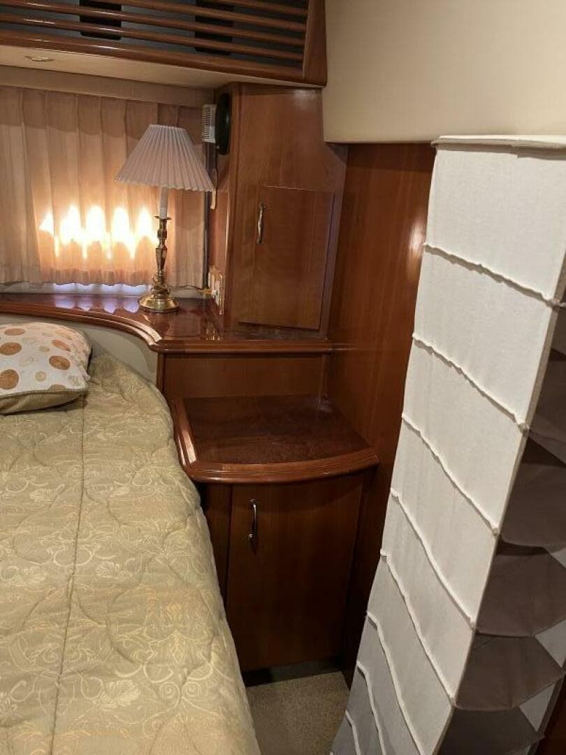 2005 Carver 396 — photo 44